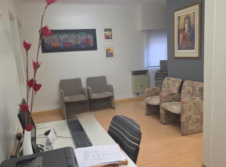 Ubicadisima Oficina en Excelente Estado 4 Privados/cocina/2 Baños - 2