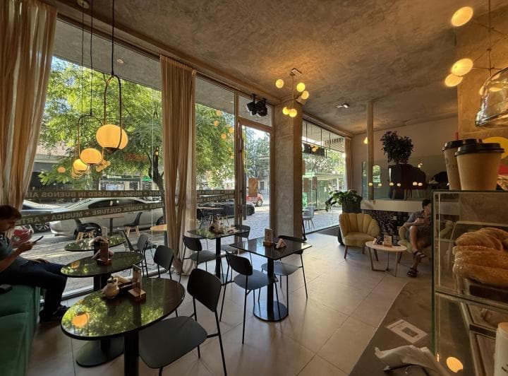 Venta con Renta Espectacular Local Sobre Av Directorio 151 m² Apto Todo Destino - 4