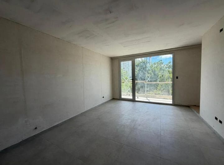 Re/max Vende 1 Dorm. C/ Cochera Barrio Sur - 3