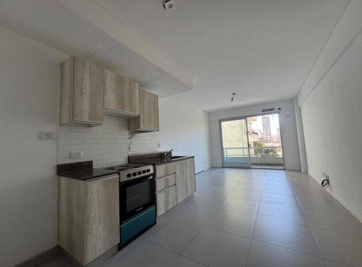 Venta Monoambiente con Balcon Muy Amplio en San Cristobal - 5
