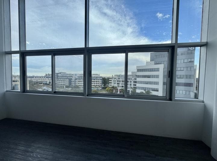 Alquier de Oficina en Nordelta Cochera Piso Alto - 4