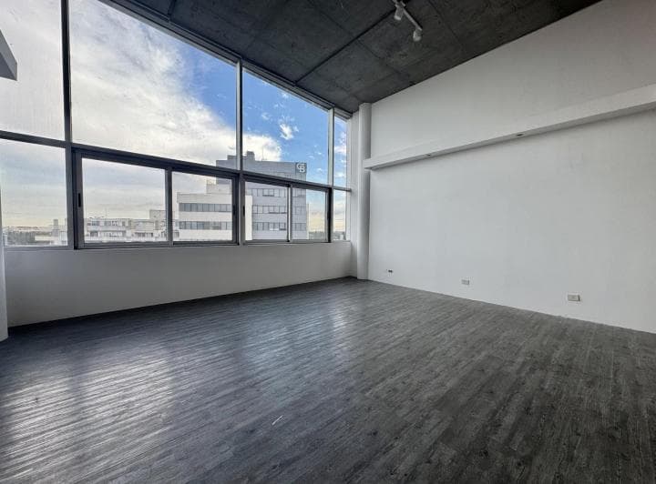 Alquier de Oficina en Nordelta Cochera Piso Alto - 2