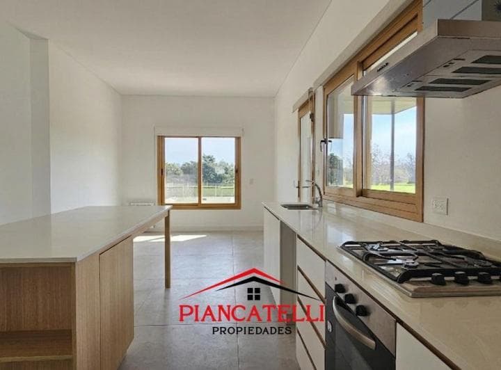 Casa en Venta en Everlinks Golf Country Club, Luján con 3 Habitaciones - 3