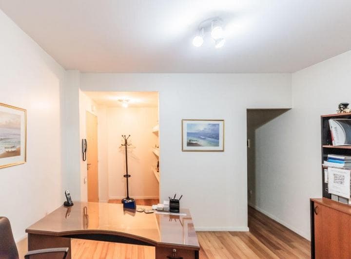Oficina Comercial de 32 m² en Venta con Mobiliario en Recoleta - Edificio de Oficinas - 2