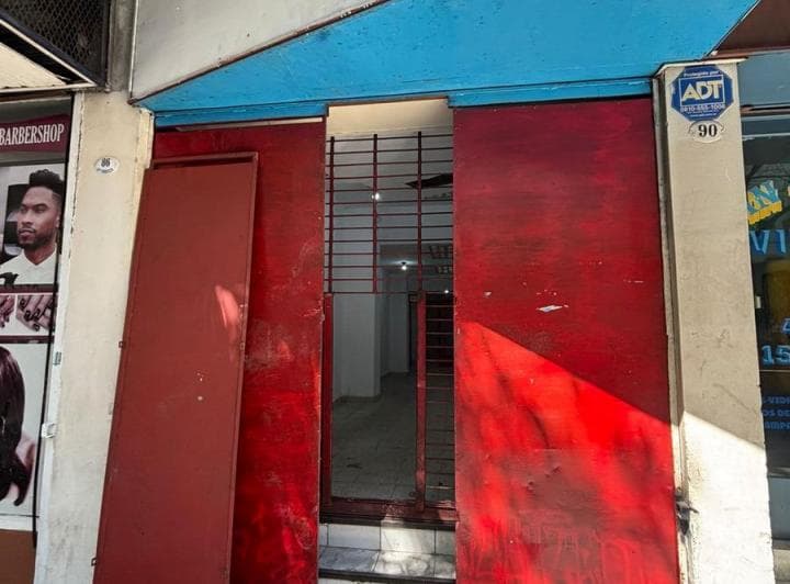 Excelente Local en Zona Once - Alto Transito Peatonal y Vehicular - Bajas Expensas - 4