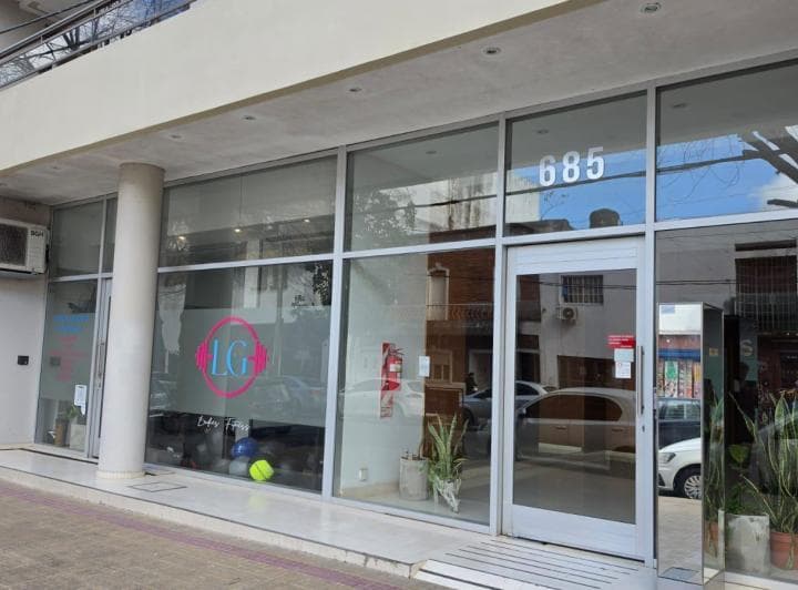 Local Comercial en Venta – 119 m² – 6,50 m de Vidriera – Actualmente Alquilado - 3