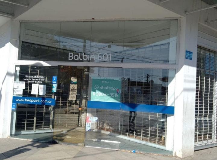 Local. | Av Ricardo Balbin Al 600 - 3