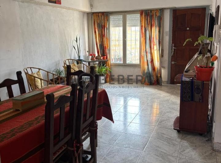 En Venta PH de Tres Ambientes Al Frente, San Cayetano - 2