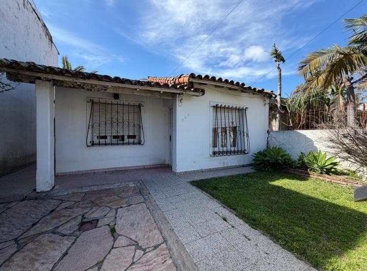 Casa 3 Ambientes. | Bustillo Al 600 - 2