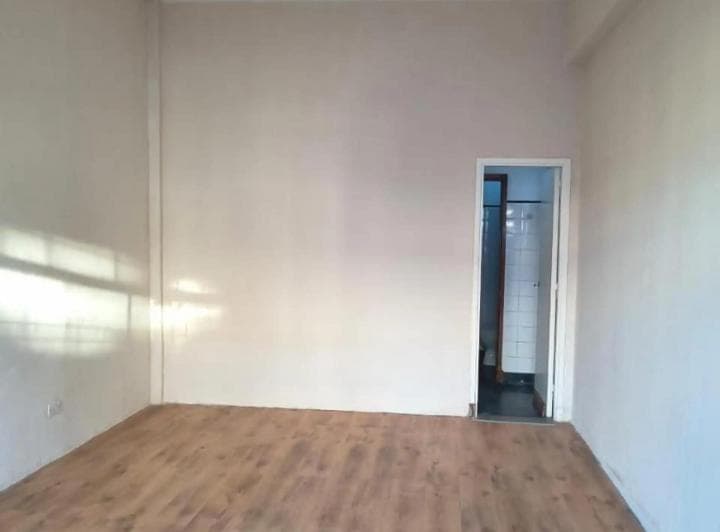 Venta Local Comercial en Pompeya - 4