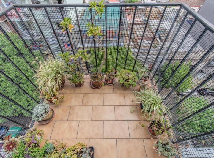 Venta - Departamento 4 Ambientes - Doble Balcon - Piso Alto - Subte B - Almagro - 2