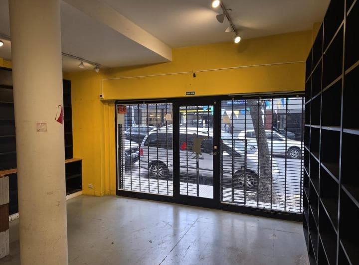 Mendoza 2600. Local en Alquiler. Salon de 36 m² y Sótano de 38 m². - 4