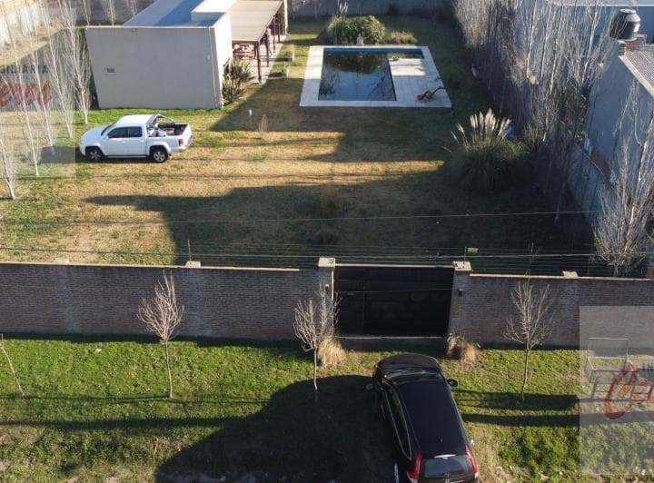 Casa en Santa Cruz Al 400, Entre Berrueta y Monseñor Shell - 4