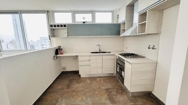 Departamento en Venta Piso de 3 Ambientes con Cochera, Piscina, Sum, Centro Lomas de Zamora Oeste - 2