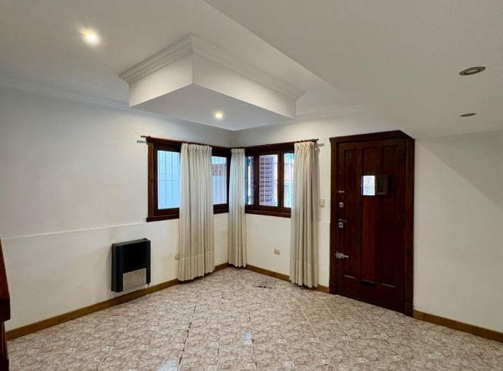 PH de 4 Ambientes Al Frente con Garage y Quincho – Barrio Chauvin - 4
