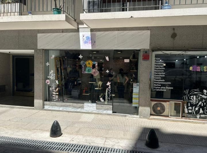 Apto Multirubros Secos + Confiteria, Salon de Te, Restaurante con Mesas en Su Interior - 4