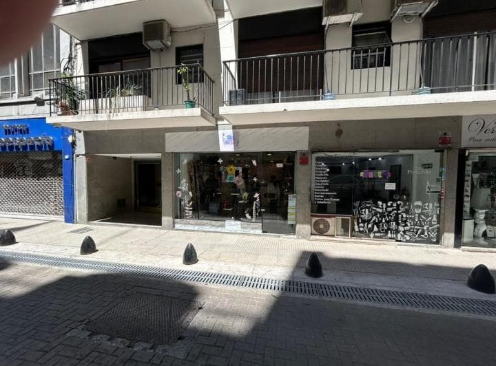 Apto Multirubros Secos + Confiteria, Salon de Te, Restaurante con Mesas en Su Interior - 3