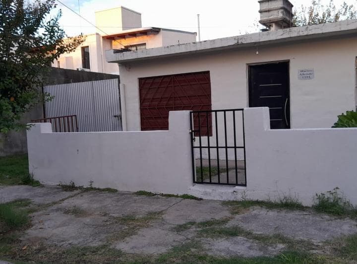 Alq. Casa C/2 Dorm. B° Yofre Sud. - 2