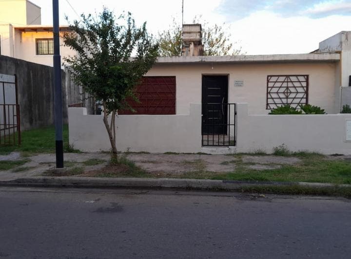 Alq. Casa C/2 Dorm. B° Yofre Sud. - 3