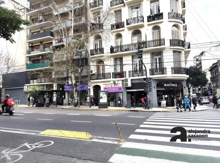 Venta | Local Comercial Sobre Av Corrientes | Excelente Vidriera - 3