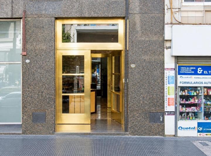 Oficina de 170 m² – Excelente Ubicación Sobre Av Corrientes - 2