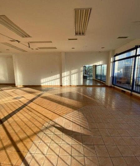 Local de 165 m² en 12 de Octubre y Pasaje San Bernardo - 4
