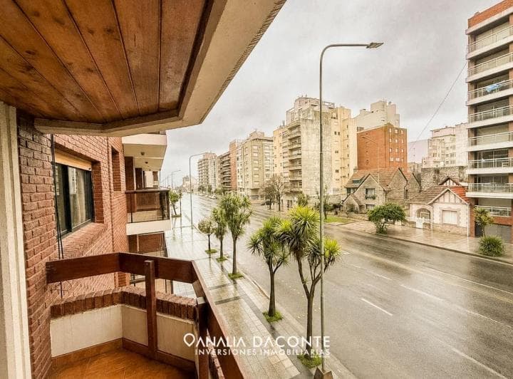 Depto 3 Amb con Balcon Terraza! y Dependencia. La Perla - 2