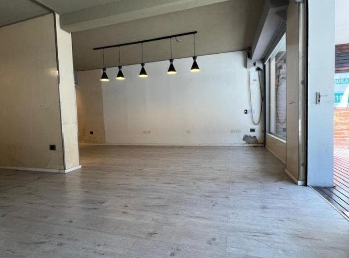 Local Comercial de 50 m&sup2; en Alquiler en Belgrano - 4