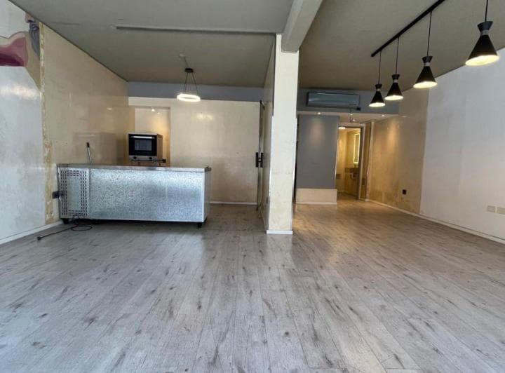 Local Comercial de 50 m&sup2; en Alquiler en Belgrano - 3