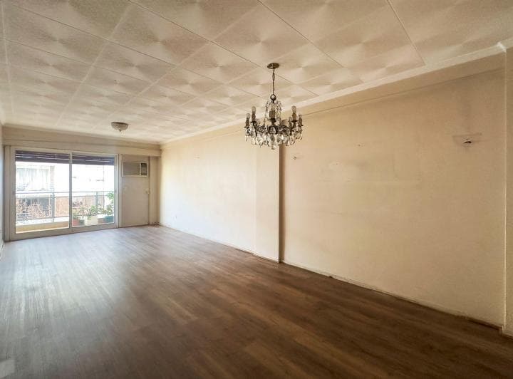 Venta Caballito 3 Amb. con 2 Cocheras y Balcon - 2