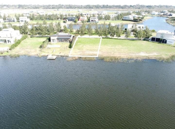 Lote en Venta Al Lago Central - El Naudir - 4
