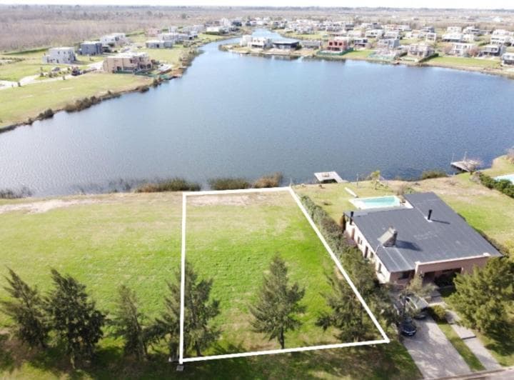 Lote en Venta Al Lago Central - El Naudir - 2