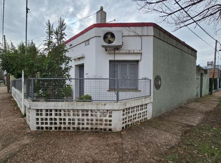 Venta - Casa de 2 Dorm. con Buen Terreno. - 3