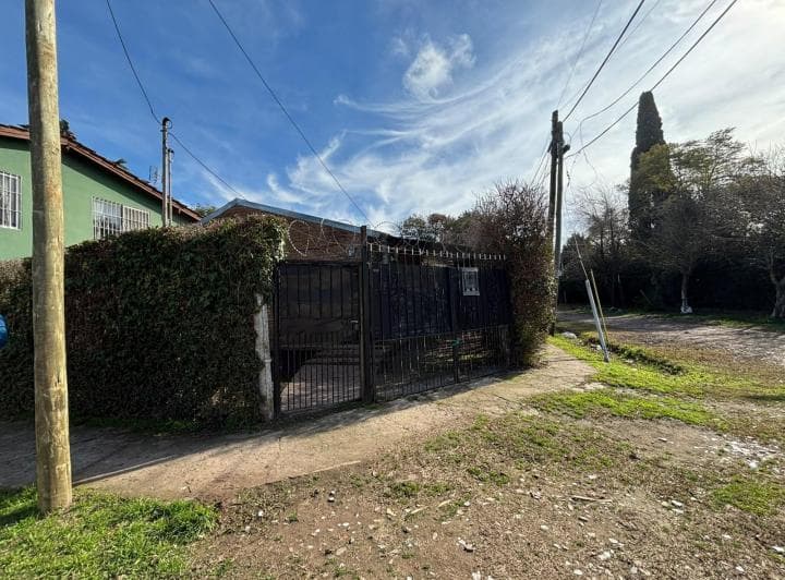 Venta y Alquiler Casa 3 Ambientes - Jose C Paz - 2