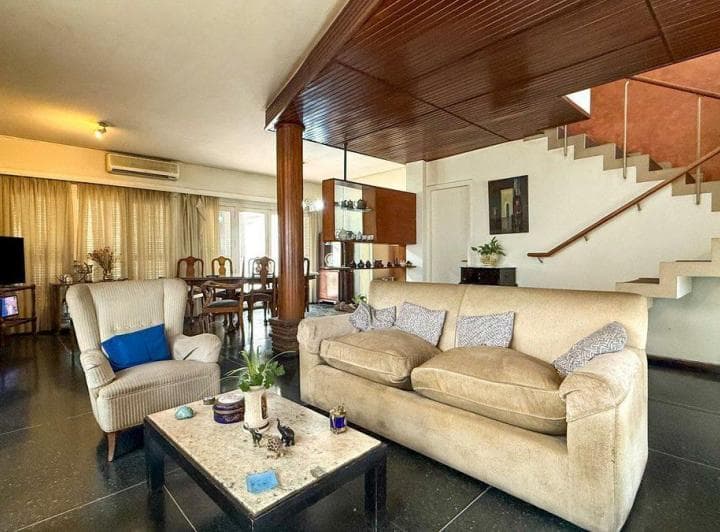 Casa Amplia 3 Plantas en Venta Ciudad Mendoza - 2