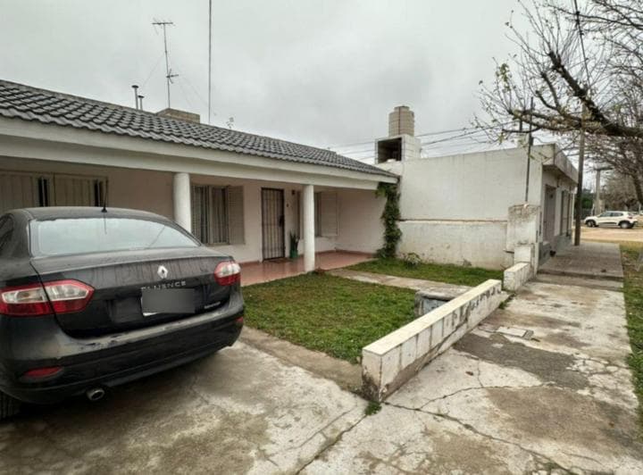 Vende Casa Pilar 2 Dorm. m Ypf - 2