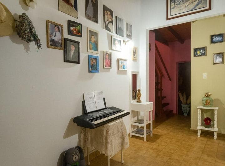 Venta Casa 3 Amb + Dpto 2 Amb B. Pueyrredón - 5