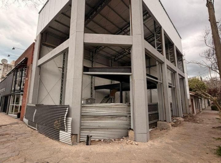 Alquilo Esquina Av Colon y Funes Local con Entrepiso 170 m a Estrenar U$s 3500za - 3