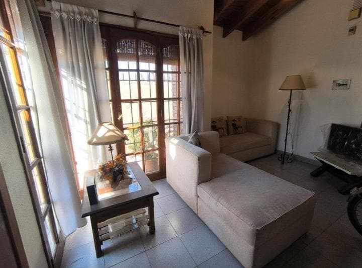 Venta Casa Esquina, 2 Dorm., Patio. Gllen - 3