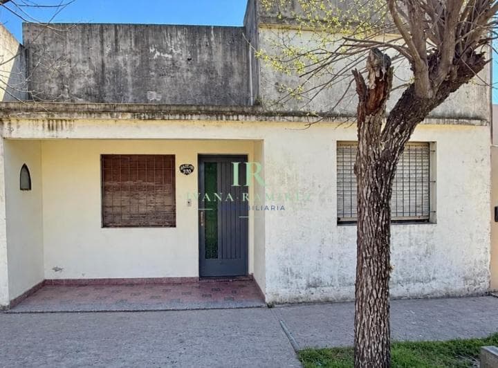 Se Vende Casa de 3 Ambientes Apta Crédito Hipotecario - Luján - 2