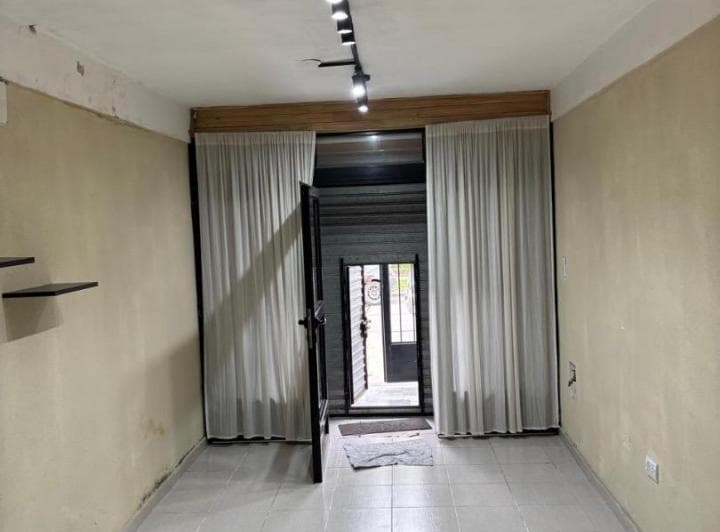 Local Comercial en Alquiler en José Mármol - 3