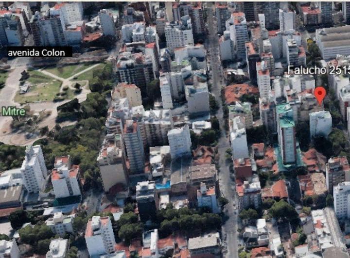 Venta Local a La Calle Zona Plaza Mitre - 2