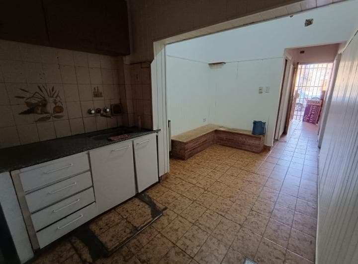 Casa a Refaccionar con Patio y Terraza. Lote Propio - 3