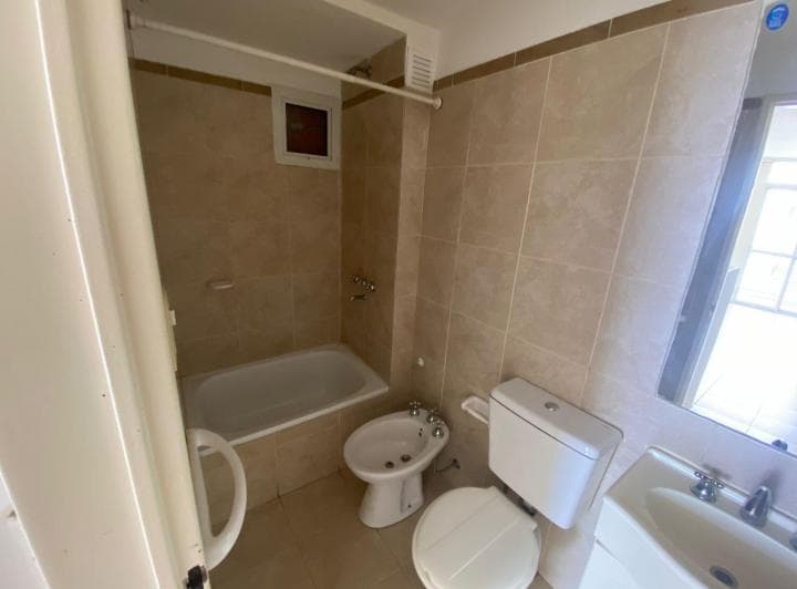 Monoambiente en Venta con Balcón y Cochera San Juan 3000 Rosario - 5