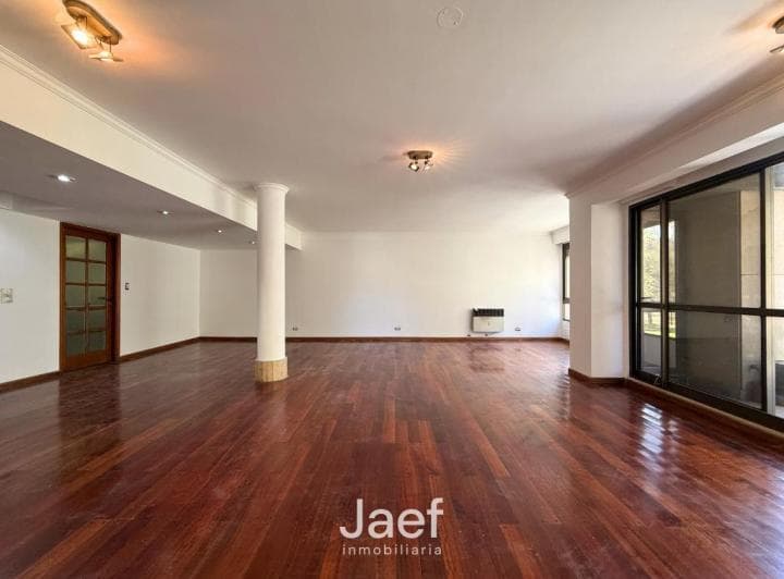 Enorme Piso Exclusivo 4 Dorm. con Balcón, Patio y Parrillero Frente a Plaza Lopez - 2