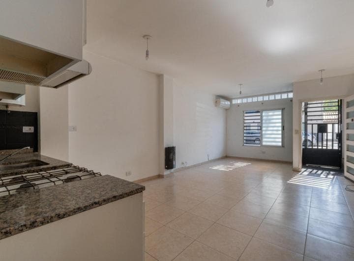 Departamento Dos Ambientes - Planta Baja - Frente - 4