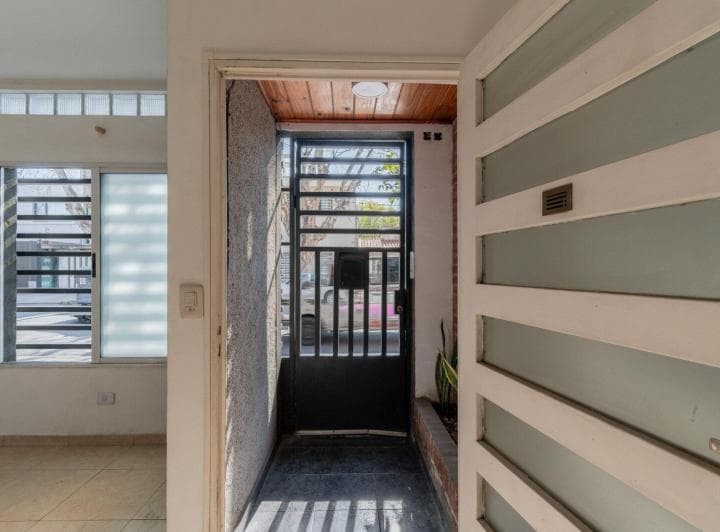 Departamento Dos Ambientes - Planta Baja - Frente - 3