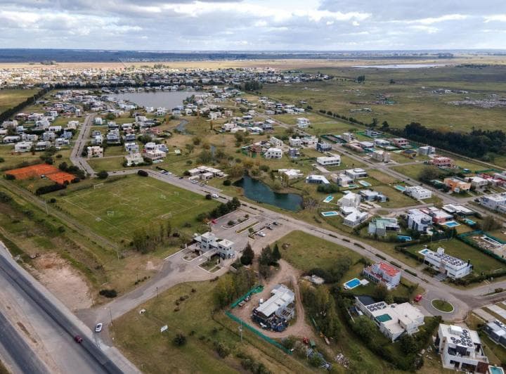 Lote Interno con Fondo Libre en Club de Campo Cruz del Sur. Canning - San Vicente. - 3