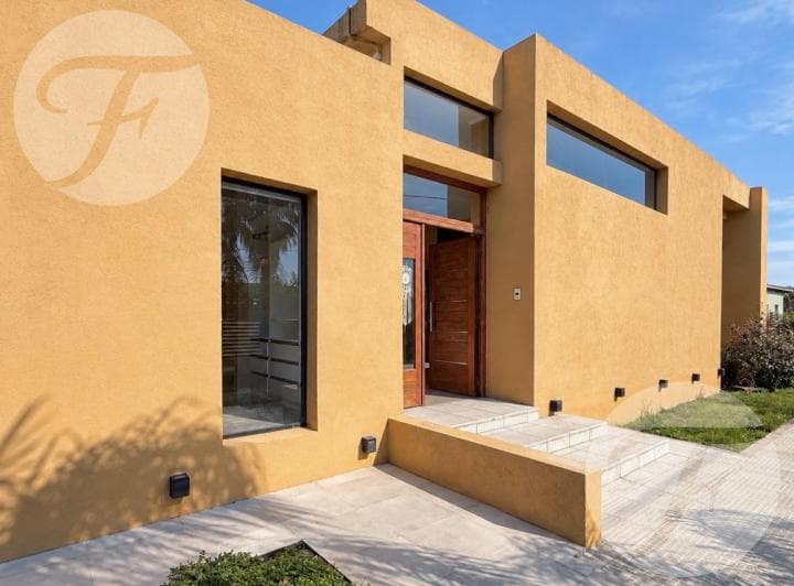 Casa Moderna con Piscina y Quincho en Driving Golf San Pedro – 1.000 m&sup2; de Lote - 2