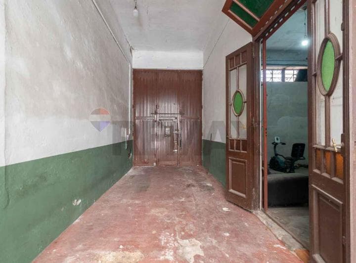 Excelente Casa con Deposito - Parque Chacabuco - 3